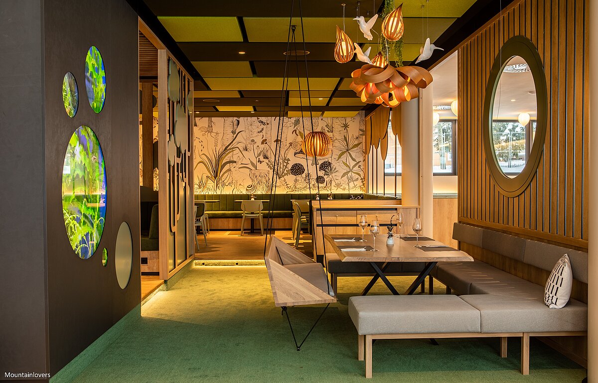 Modernes Familienrestaurant mit Erwachsenen-, Kinder- & Babybuffet.